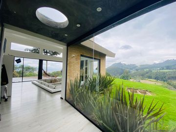 FABULOSA CASA EN VENTA EN CAJICA EN BALCONES DE BUENAVISTA
