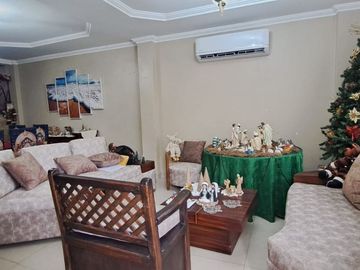 Venta casa de dos pisos amueblada en Ciudadela Guayacanes, norte de Guayaquil.