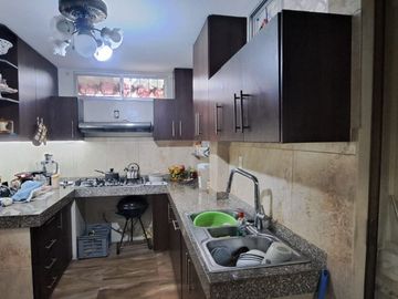 Venta casa de dos pisos amueblada en Ciudadela Guayacanes, norte de Guayaquil.