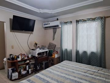 Venta casa de dos pisos amueblada en Ciudadela Guayacanes, norte de Guayaquil.