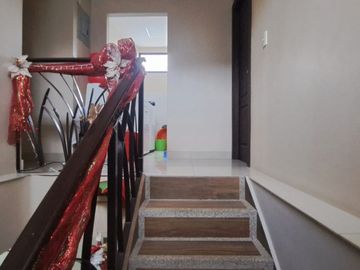 Venta casa de dos pisos amueblada en Ciudadela Guayacanes, norte de Guayaquil.