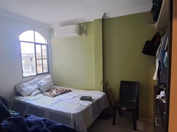 Venta casa de dos pisos amueblada en Ciudadela Guayacanes, norte de Guayaquil.