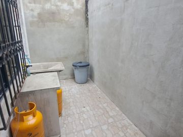 Venta casa de dos pisos amueblada en Ciudadela Guayacanes, norte de Guayaquil.