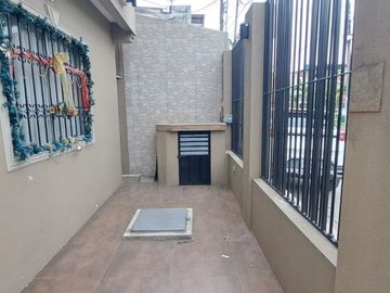 Venta casa de dos pisos amueblada en Ciudadela Guayacanes, norte de Guayaquil.