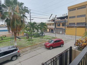 Venta casa de dos pisos amueblada en Ciudadela Guayacanes, norte de Guayaquil.