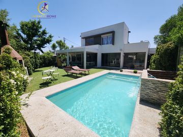 Amplia y Hermosa Casa con Piscina Alto el Manzano Til-Til.