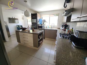 Amplia y Hermosa Casa con Piscina Alto el Manzano Til-Til.