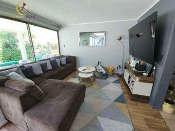 Amplia y Hermosa Casa con Piscina Alto el Manzano Til-Til.