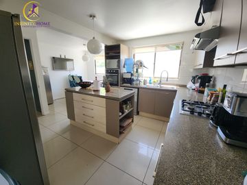 Amplia y Hermosa Casa con Piscina Alto el Manzano Til-Til.