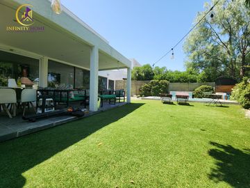 Amplia y Hermosa Casa con Piscina Alto el Manzano Til-Til.