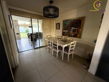 Amplia y Hermosa Casa con Piscina Condominio Jardín Oriente Til-Til.