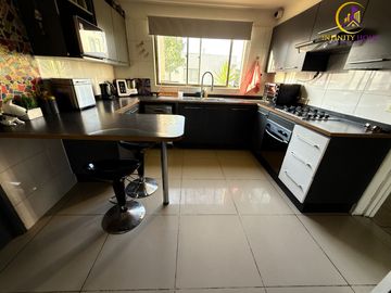 Amplia y Hermosa Casa con Piscina Condominio Jardín Oriente Til-Til.