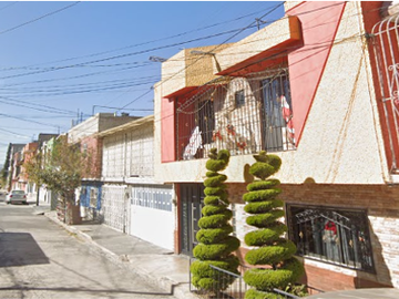 VENTA DE CASA EN CALLE IMPLORACION, COLONIA BENITO JUAREZ, NEZAHUALCOYOTL, EDO MEX.