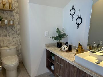 CASA DE DOS PLANTAS EN CONDOMINIO