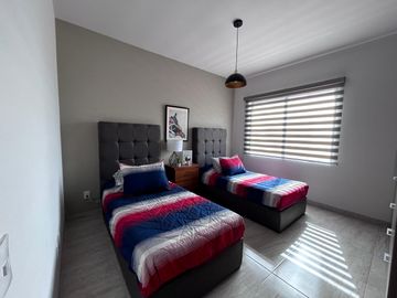 CASA DE DOS PLANTAS EN CONDOMINIO