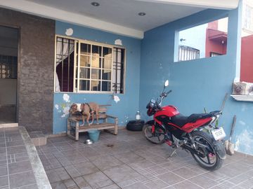 VENDO CASA EN EL FRACC. PALMA REAL