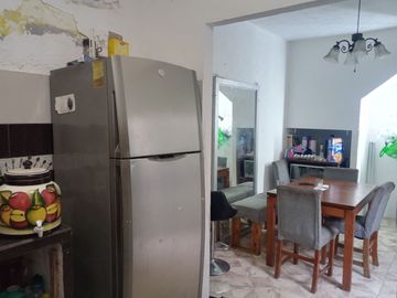 VENDO CASA EN EL FRACC. PALMA REAL