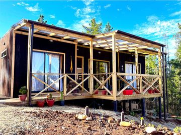 Casa De Madera Con Finas Terminaciones En Bosque De Cahuil