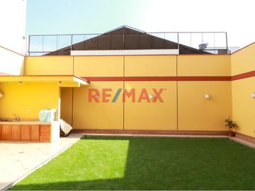 Casa De 4 Pisos En San Borja Con Minidepartamento