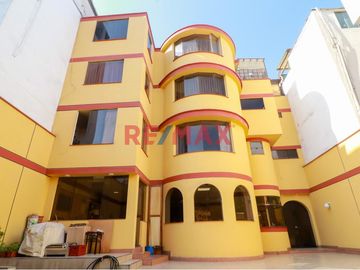 Casa De 4 Pisos En San Borja Con Minidepartamento