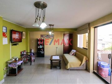 Casa De 4 Pisos En San Borja Con Minidepartamento