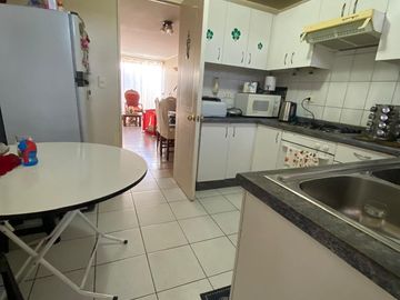 Condominio Las Palmas/ Clinica Indisa / 5 dormitorios / Arauco Maipú