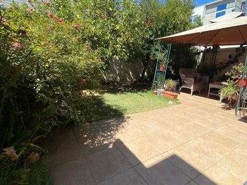 Condominio Las Palmas/ Clinica Indisa / 5 dormitorios / Arauco Maipú