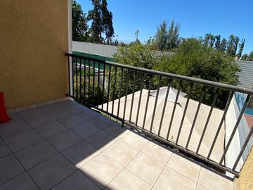 Condominio Las Palmas/ Clinica Indisa / 5 dormitorios / Arauco Maipú