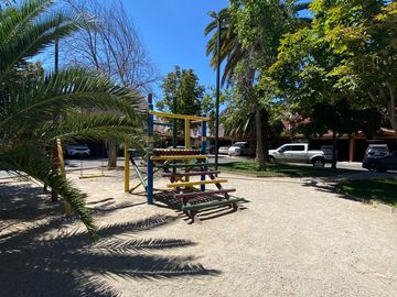 Condominio Las Palmas/ Clinica Indisa / 5 dormitorios / Arauco Maipú