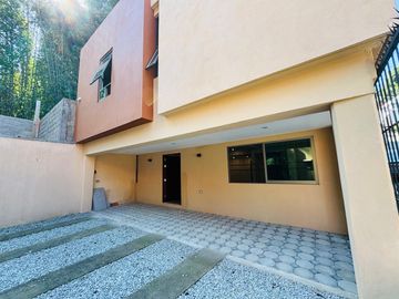 CASA NUEVA EN VENTA EN ESQUINA TRES RECAMARAS ZONA USBI XALAPA