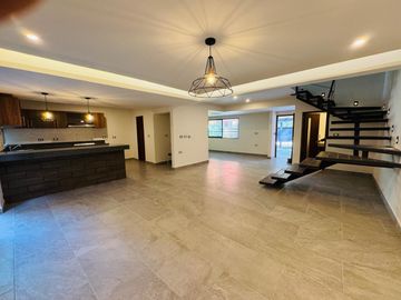 CASA NUEVA EN VENTA EN ESQUINA TRES RECAMARAS ZONA USBI XALAPA