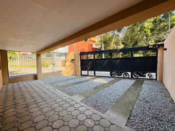 CASA NUEVA EN VENTA EN ESQUINA TRES RECAMARAS ZONA USBI XALAPA