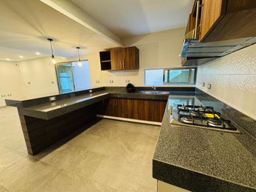 CASA NUEVA EN VENTA EN ESQUINA TRES RECAMARAS ZONA USBI XALAPA