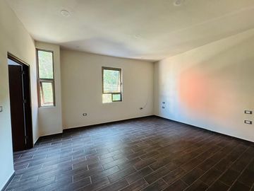 CASA NUEVA EN VENTA EN ESQUINA TRES RECAMARAS ZONA USBI XALAPA