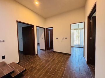 CASA NUEVA EN VENTA EN ESQUINA TRES RECAMARAS ZONA USBI XALAPA