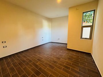CASA NUEVA EN VENTA EN ESQUINA TRES RECAMARAS ZONA USBI XALAPA