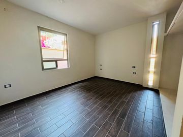 CASA NUEVA EN VENTA EN ESQUINA TRES RECAMARAS ZONA USBI XALAPA
