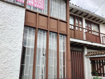 CASA EN VENTA EN LA FLORESTA