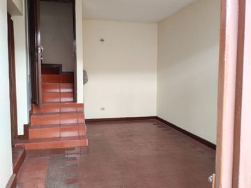CASA EN VENTA EN LA FLORESTA