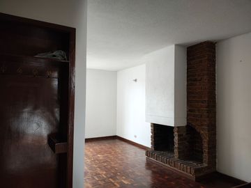 CASA EN VENTA EN LA FLORESTA