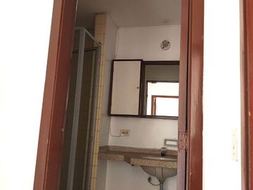 CASA EN VENTA EN LA FLORESTA