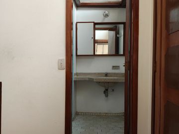 CASA EN VENTA EN LA FLORESTA