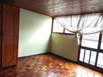 CASA EN VENTA EN LA FLORESTA