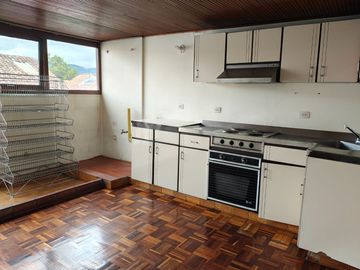 CASA EN VENTA EN LA FLORESTA