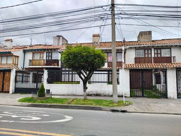 CASA EN VENTA EN LA FLORESTA