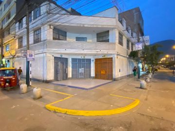 SE ALQUILA LOCAL COMERCIAL FRENTE MERCADO DE MANGOMARCA - ESQUINA - ALTAMENTE COMERCIAL