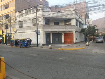 SE ALQUILA LOCAL COMERCIAL FRENTE MERCADO DE MANGOMARCA - ESQUINA - ALTAMENTE COMERCIAL