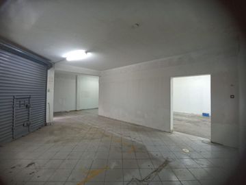 SE ALQUILA LOCAL COMERCIAL FRENTE MERCADO DE MANGOMARCA - ESQUINA - ALTAMENTE COMERCIAL
