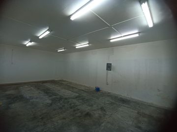 SE ALQUILA LOCAL COMERCIAL FRENTE MERCADO DE MANGOMARCA - ESQUINA - ALTAMENTE COMERCIAL