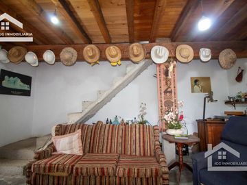 VENTA DE CASA  A UNOS PASOS DEL CENTRO DE MINERAL DEL CHICO